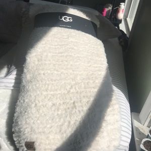 UGG ALLEGRA THROW BLANKET